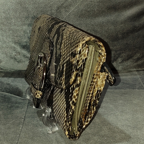 EUC COACH SOHO LYNN EXOTIC SNAKESKIN EMBOSSED LEATHER TRI-FOLD SNAP LONG WALLET - Picture 8 of 13